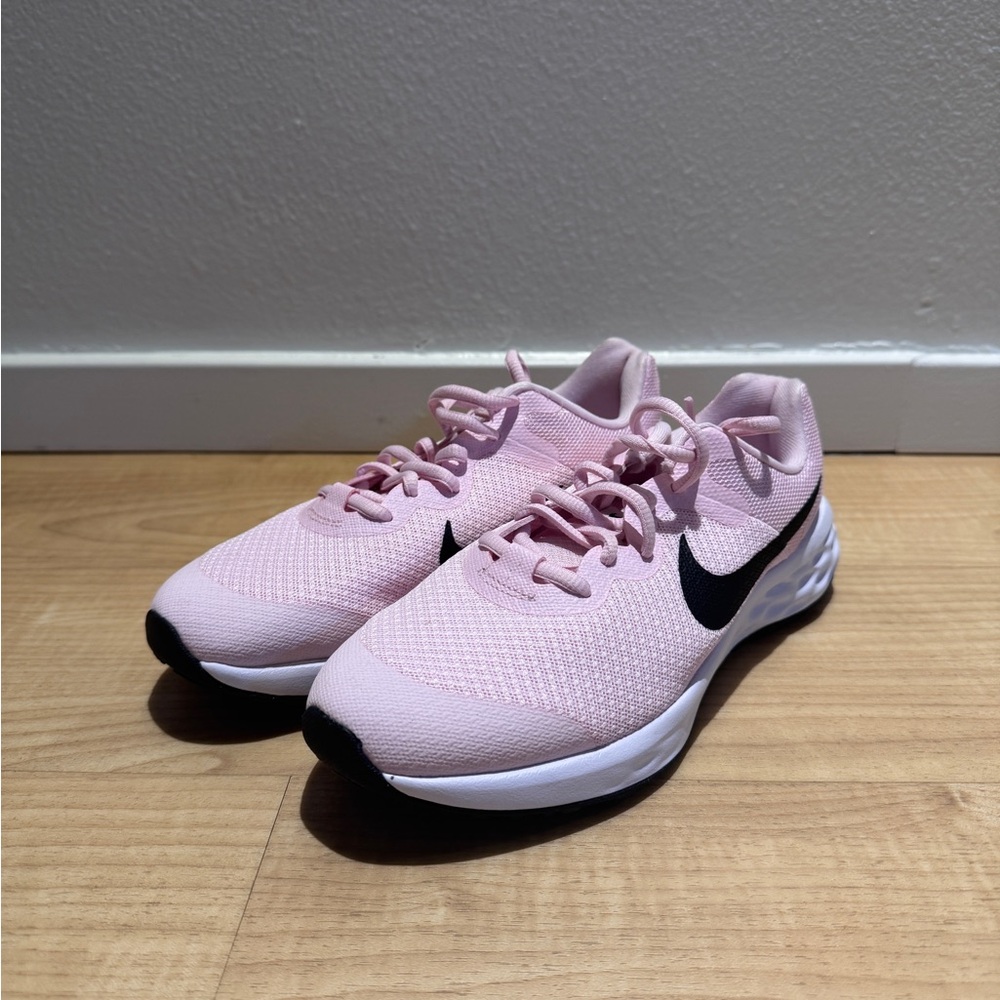 Nike Women's Pink and Black Sneakers